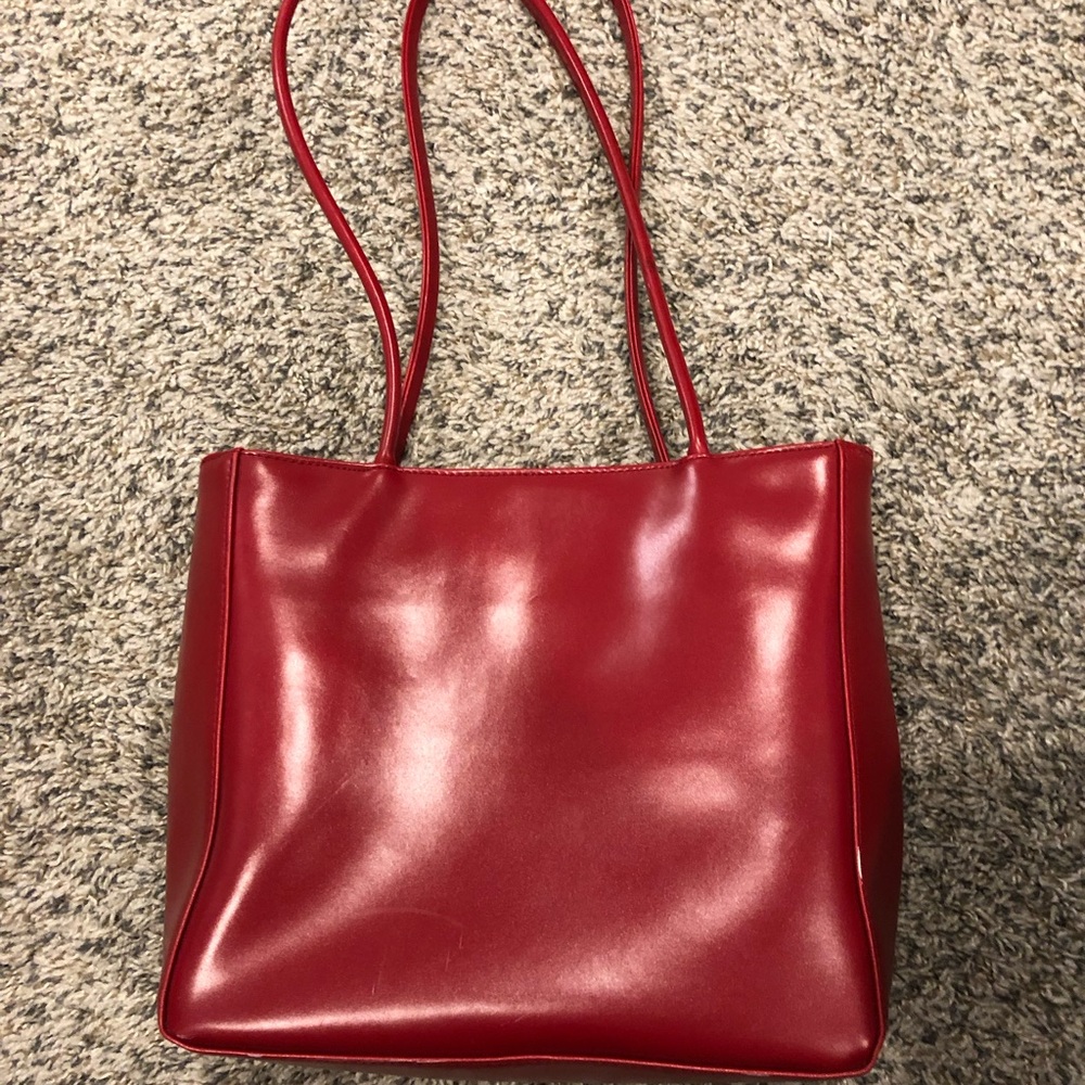 Elegant Estēe Lauder Red Leather Tote Bag